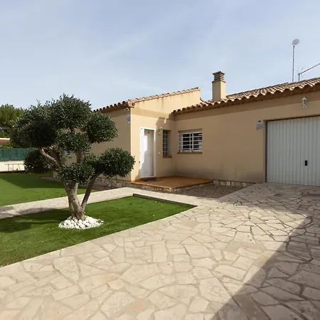 Innouthome Familiar Piscina Coll De Balaguer Holiday home